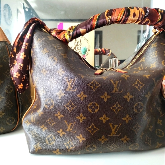 Louis Vuitton Sully Monogram Canvas Bag - Picture 10 of 16